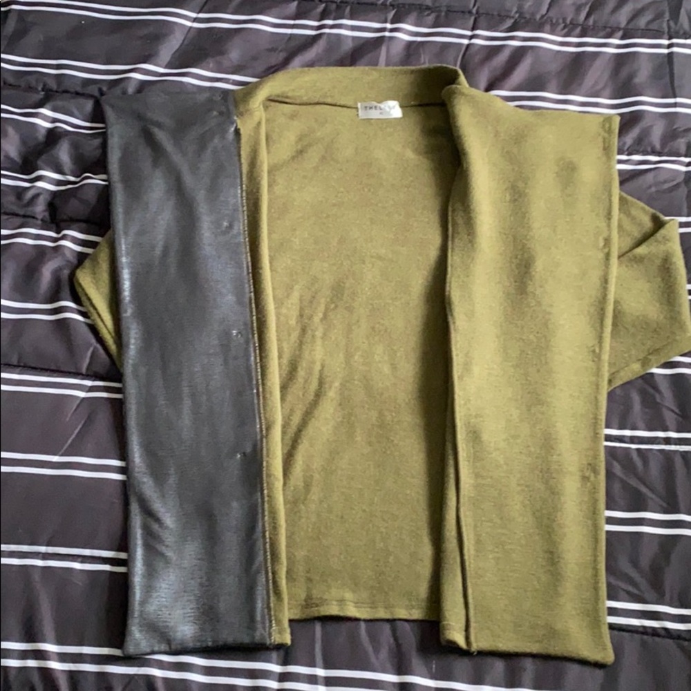 Light button up jacket - Picture 7 of 10